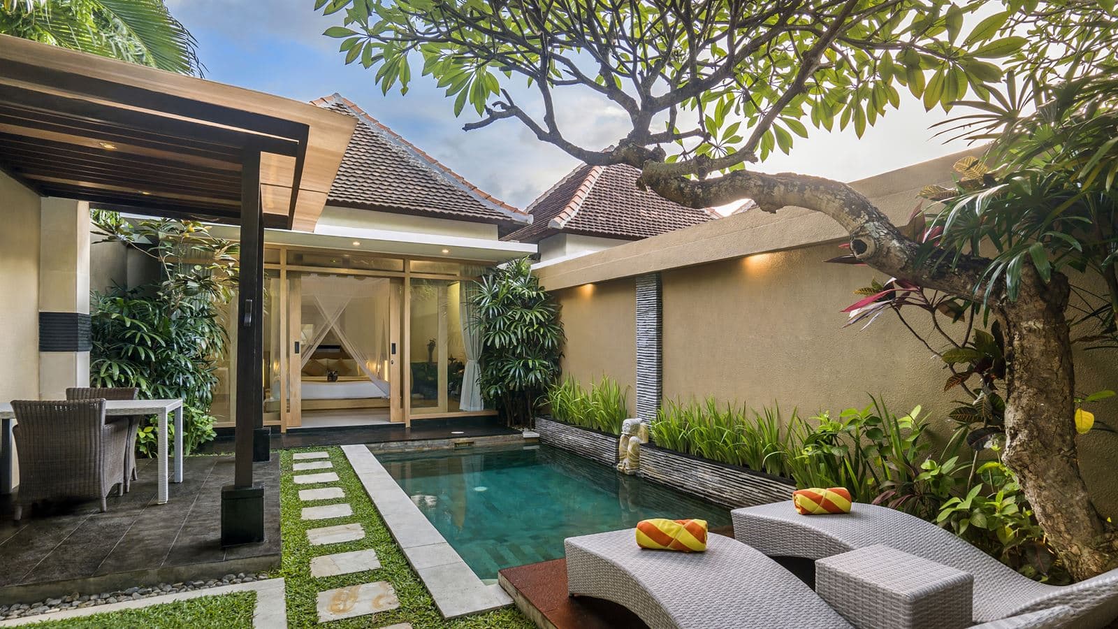 rooms-one-bedroom-pool-villa
