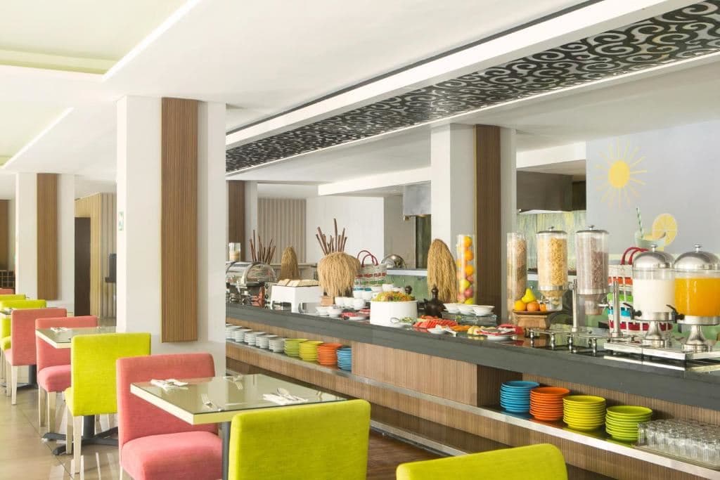 restaurants-street-restaurant