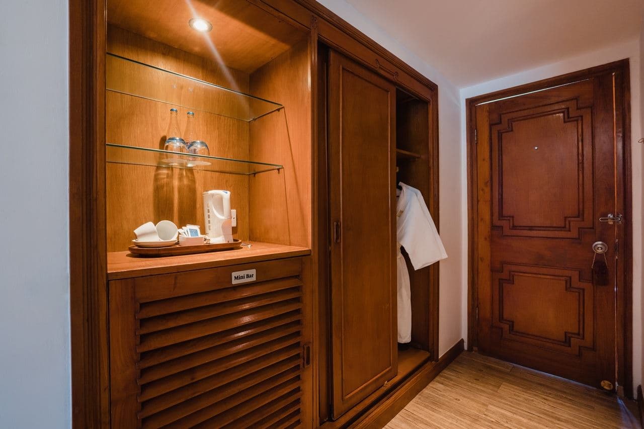 rooms-deluxe-room