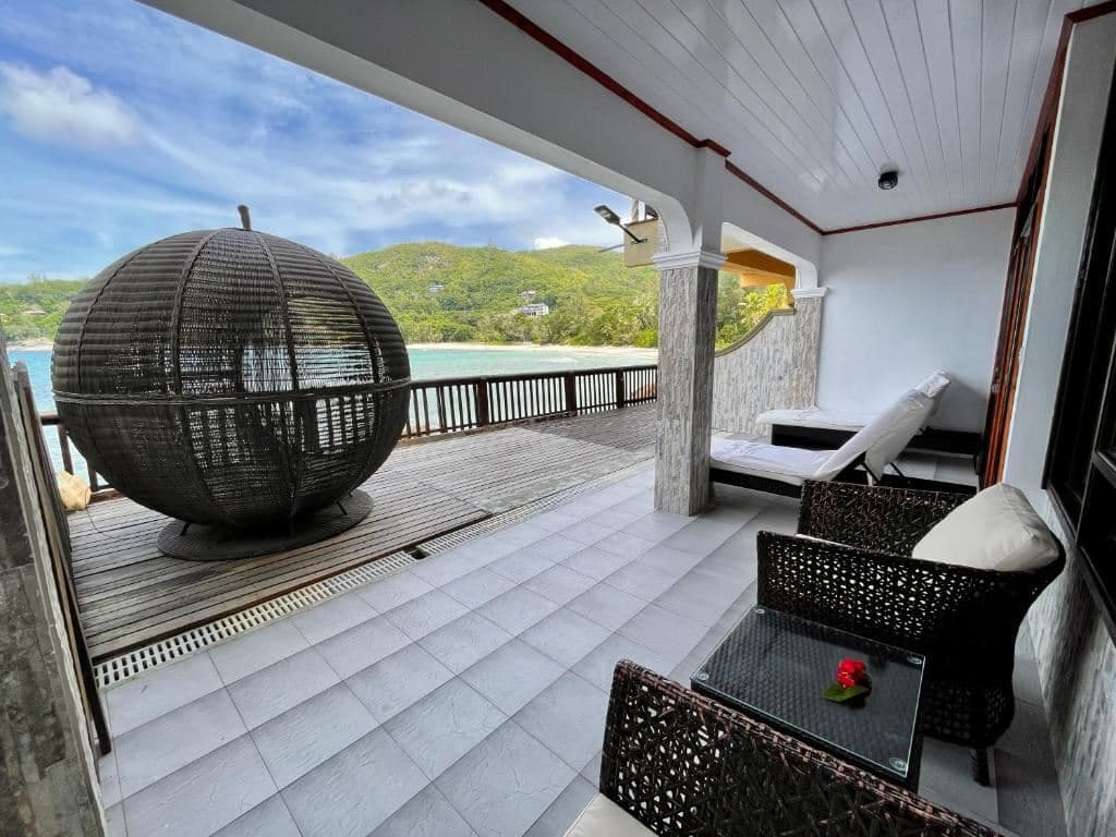 rooms-seaview-suites