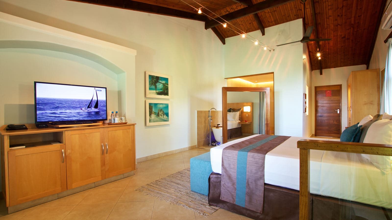 rooms-double-or-twin-superior-two-double-beds