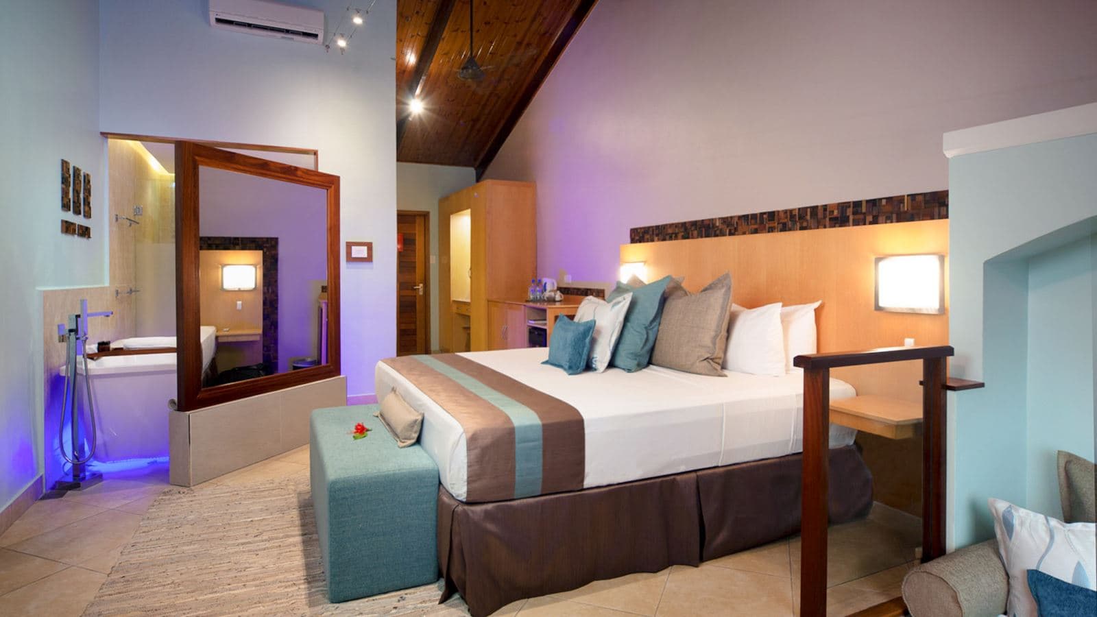 rooms-double-or-twin-superior-two-double-beds