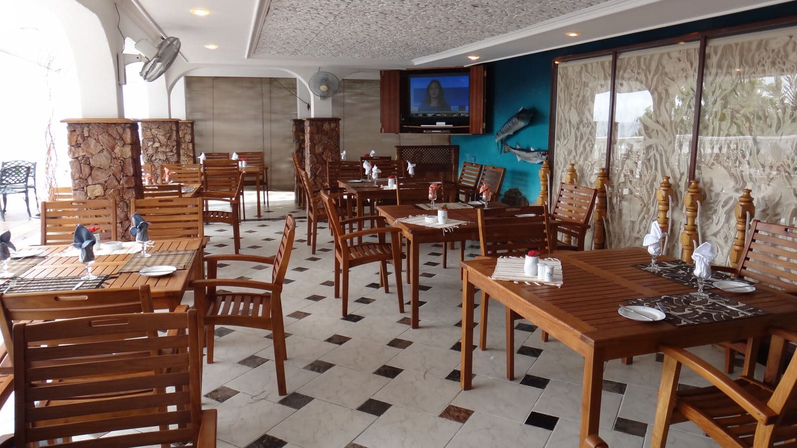 restaurants-restaurants