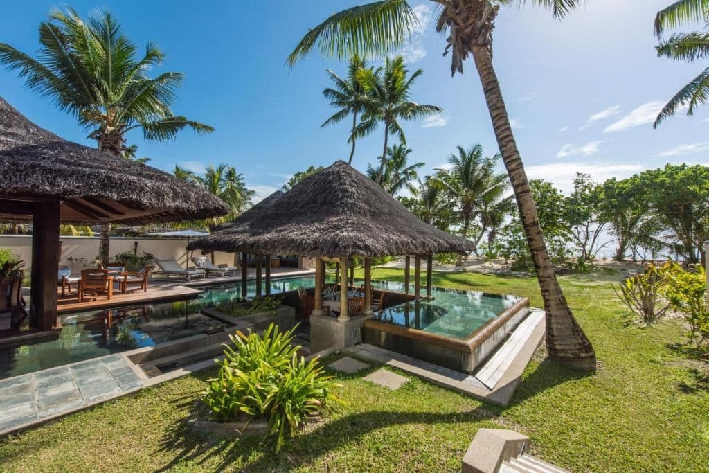 rooms-pool-villa