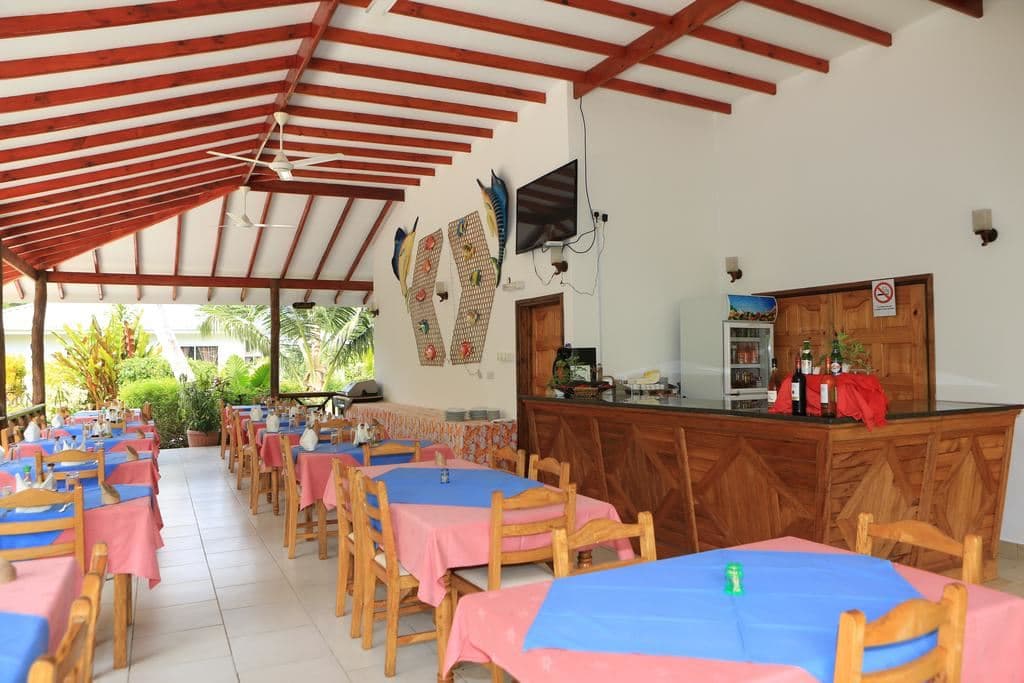 restaurants-restaurant