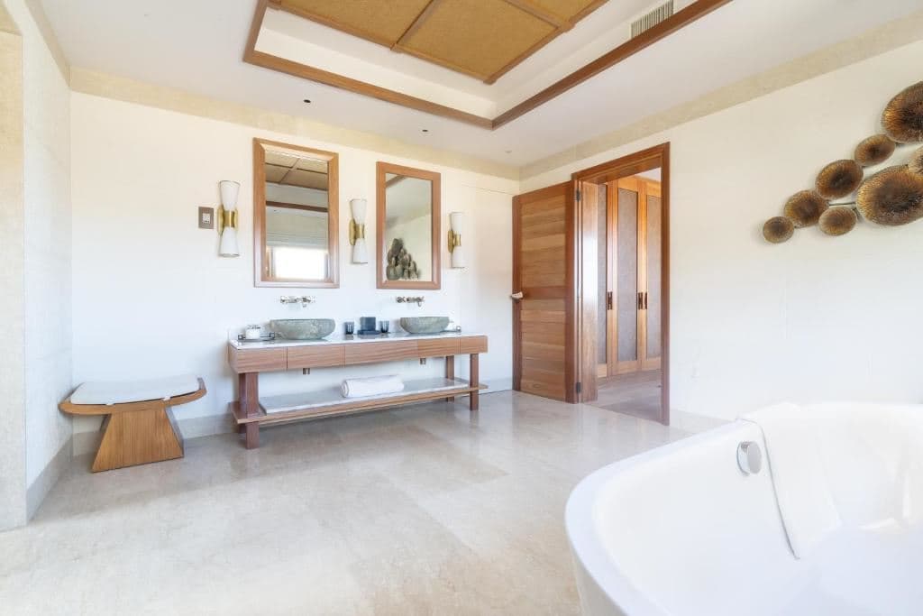 rooms-royal-suite-ocean-view