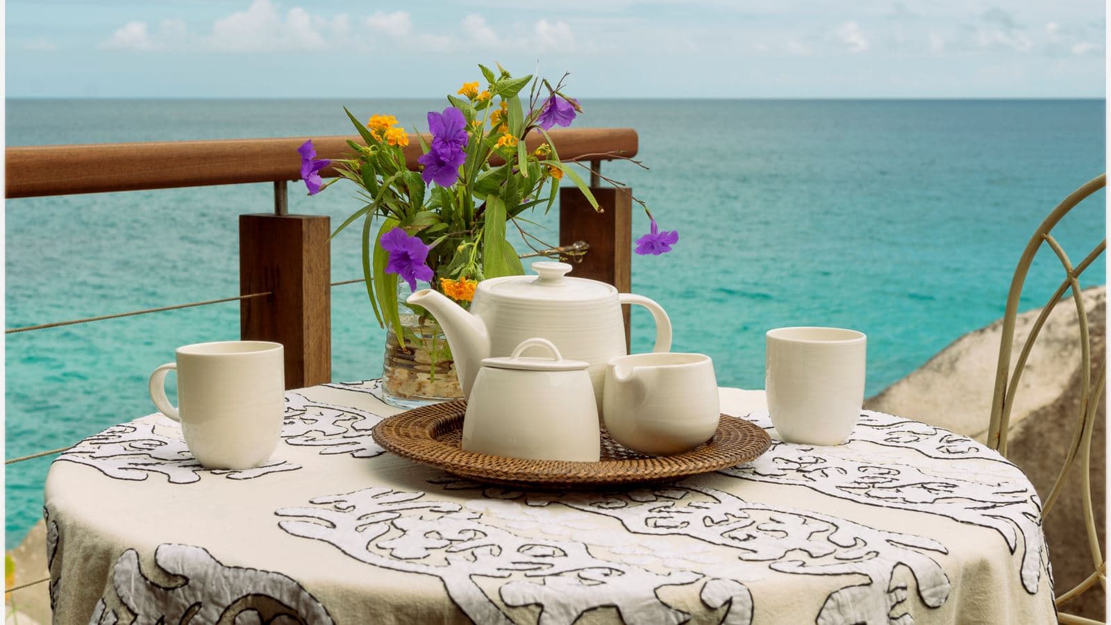 restaurants-invilla-dining