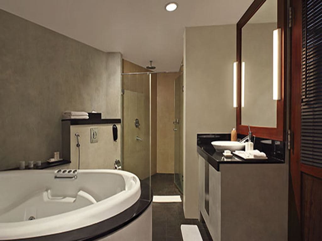 rooms-luxury-suite