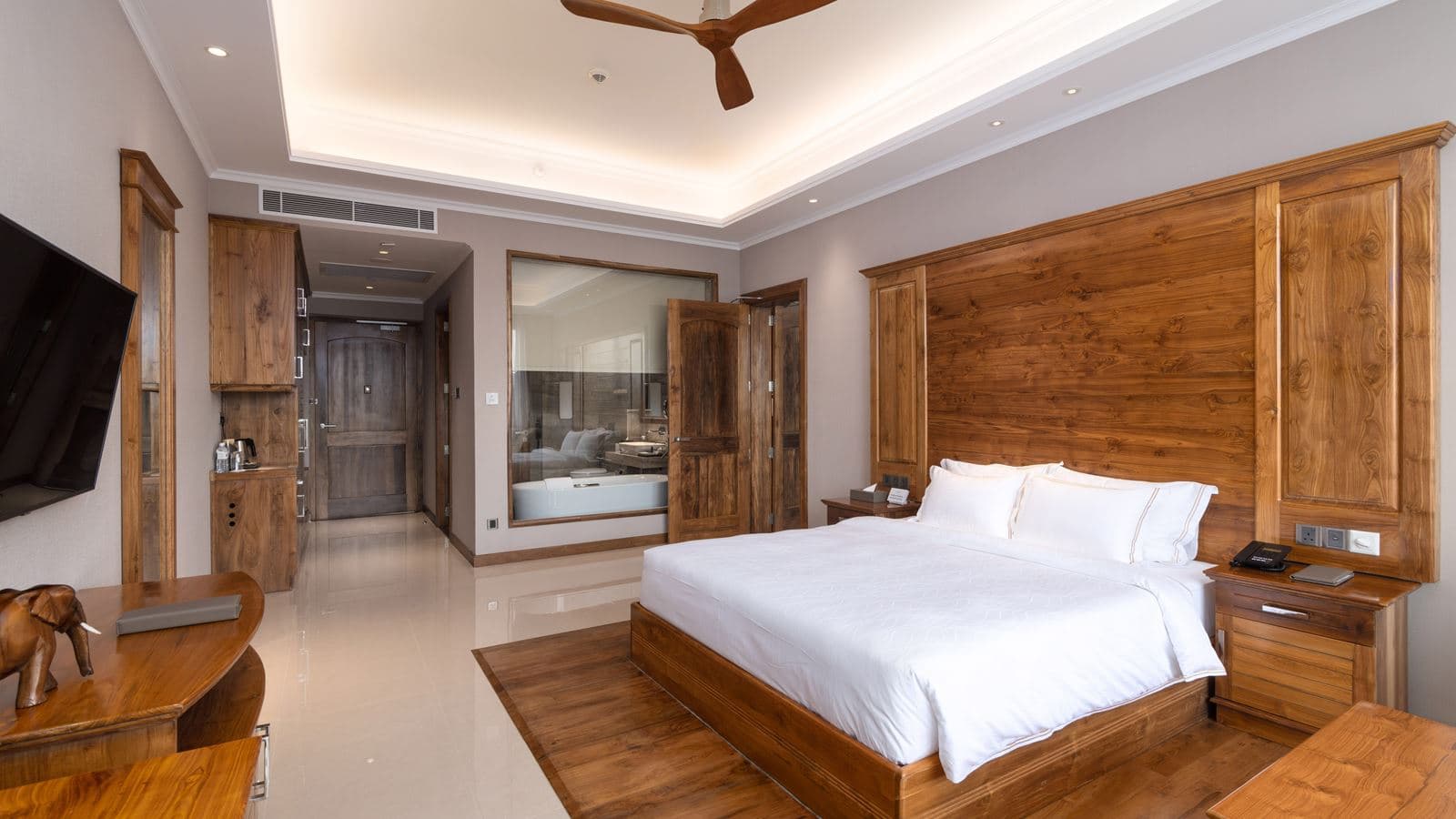 rooms-deluxe-room