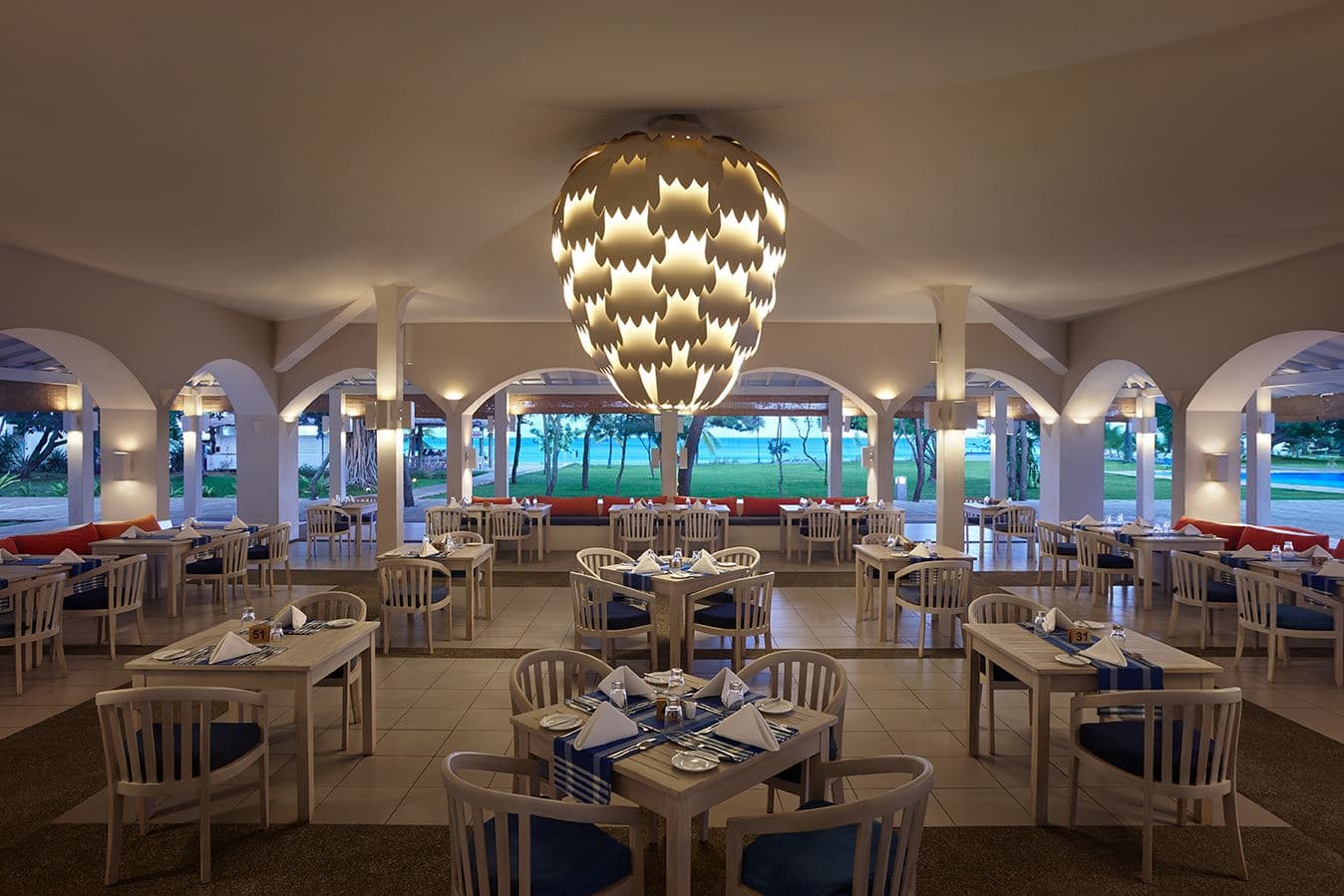 restaurants-captains-deck