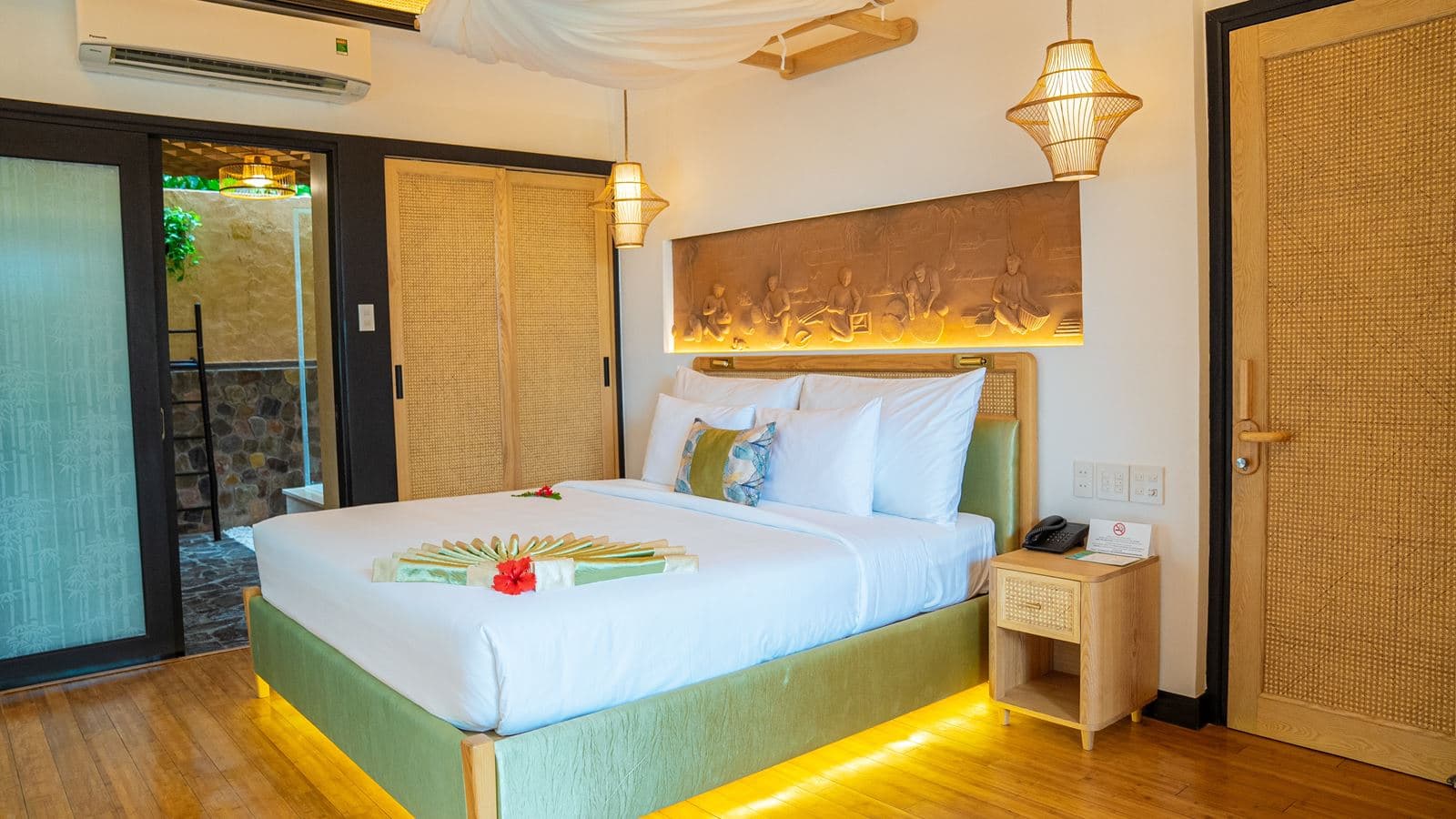 rooms-serene-elite-beach-front-bungalow-premier