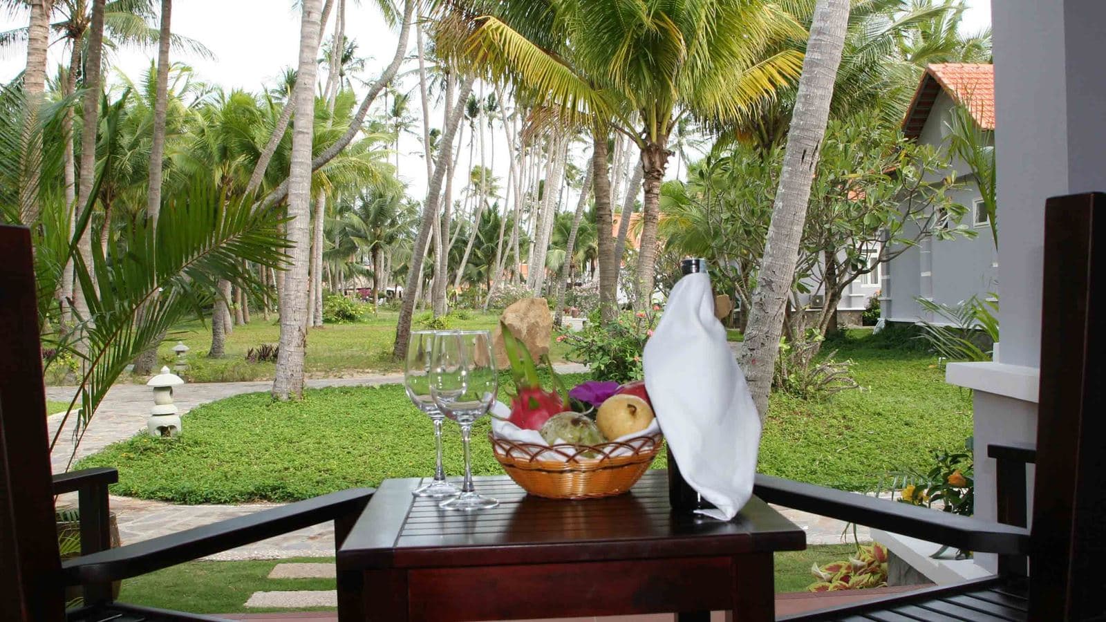 rooms-villa-gardenview-with-terrace