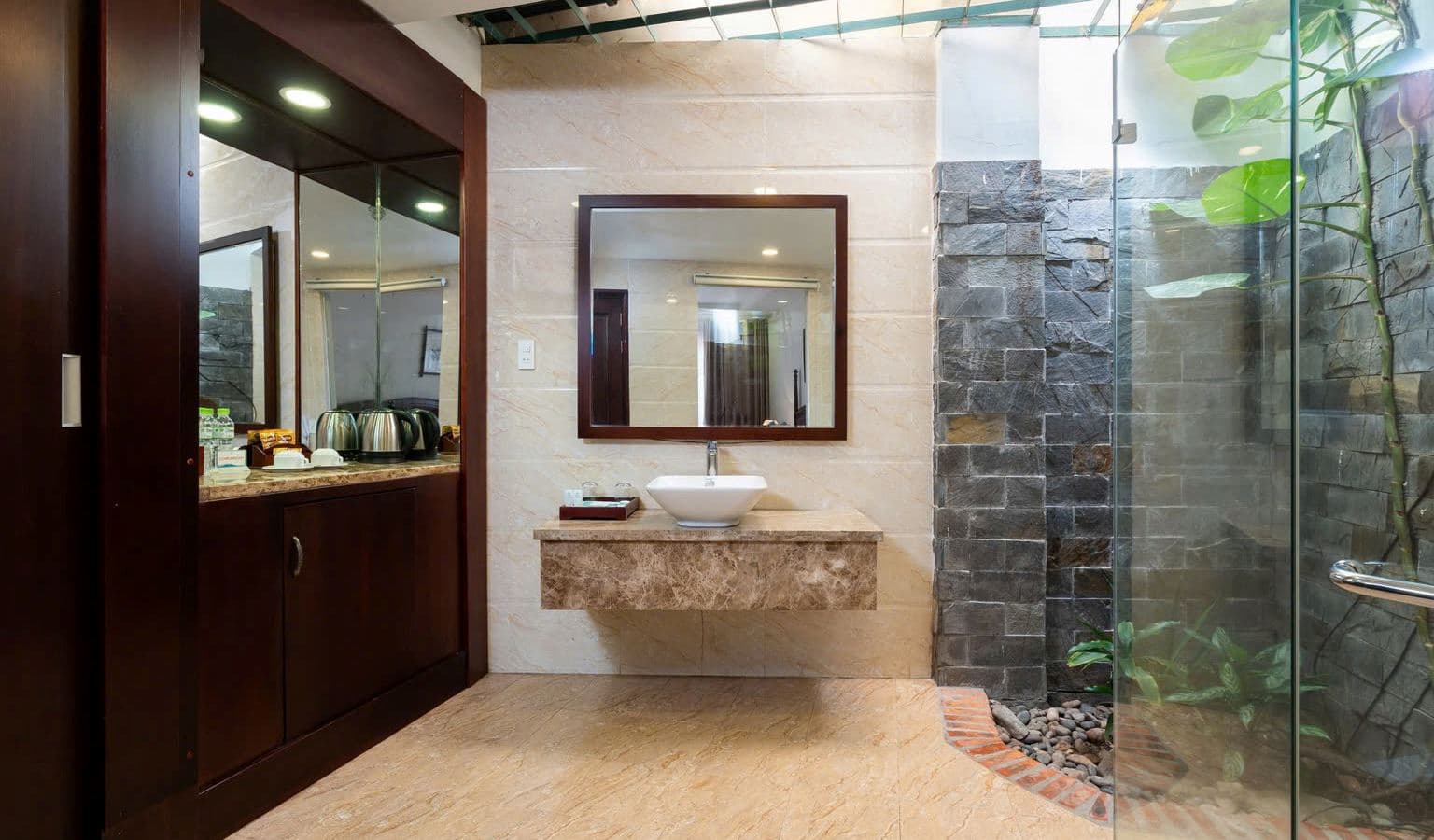 rooms-superior-pool-view-with-terrace