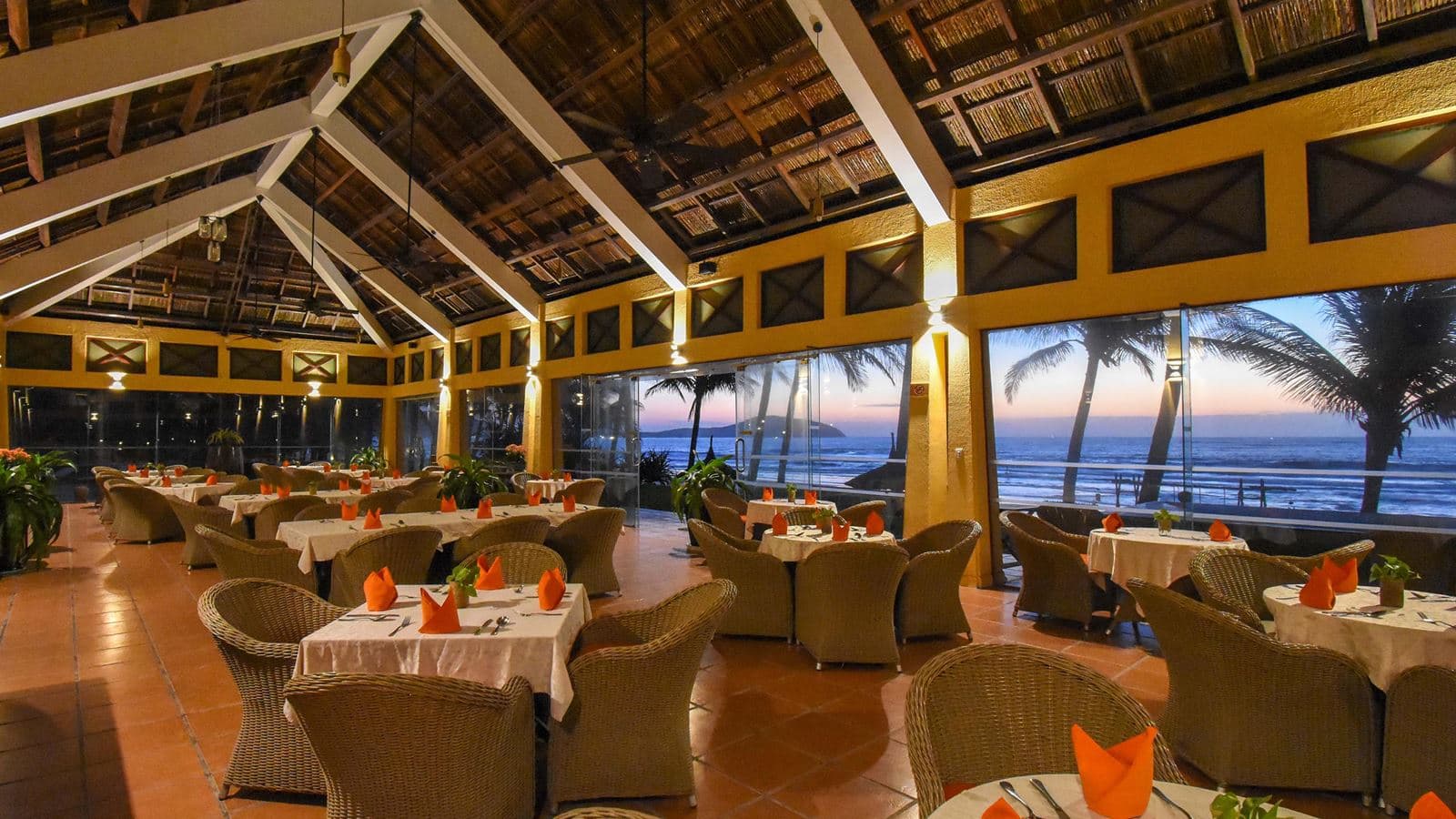 restaurants-sun-terrace