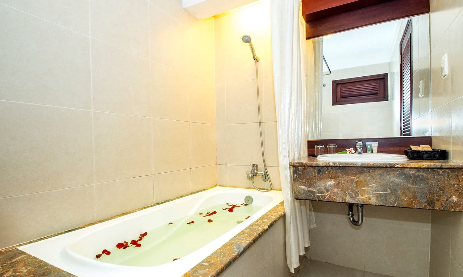 rooms-deluxe-ocean-view-child-without-extra-bed