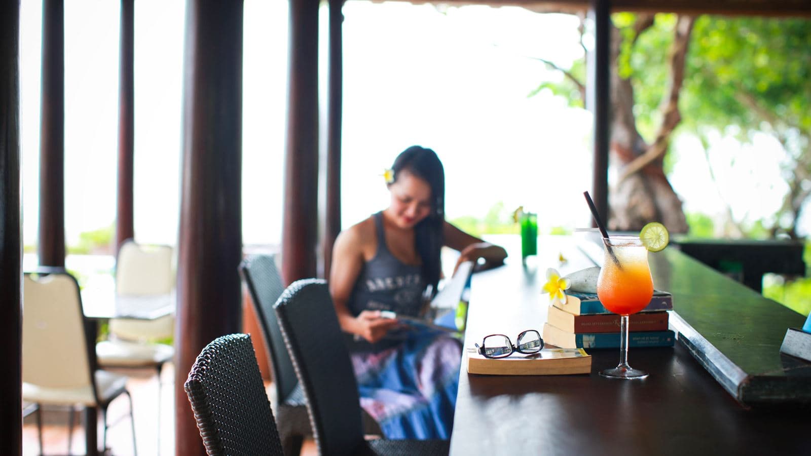 bars-laguna-pool-bar