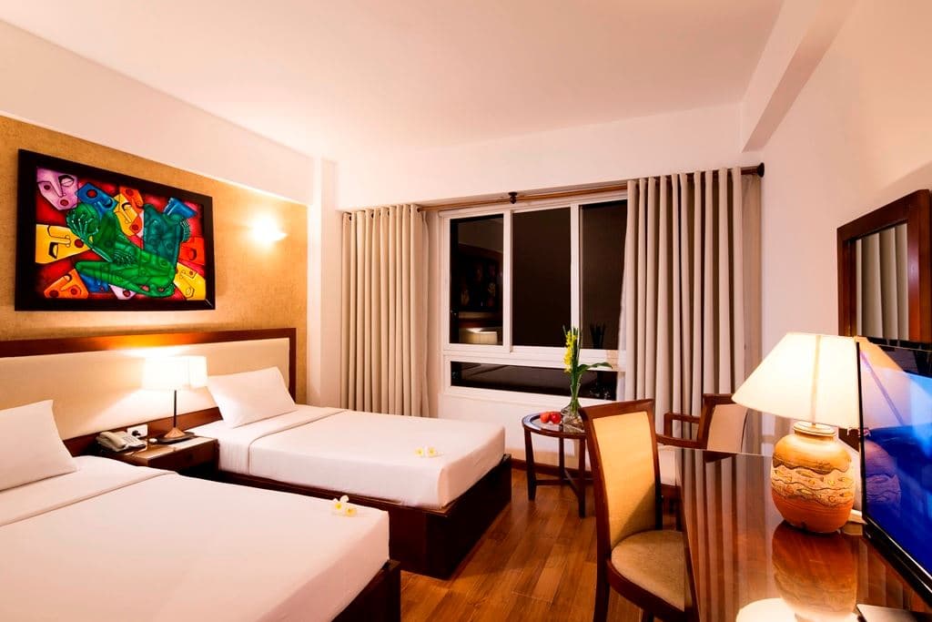 rooms-deluxe-city-view