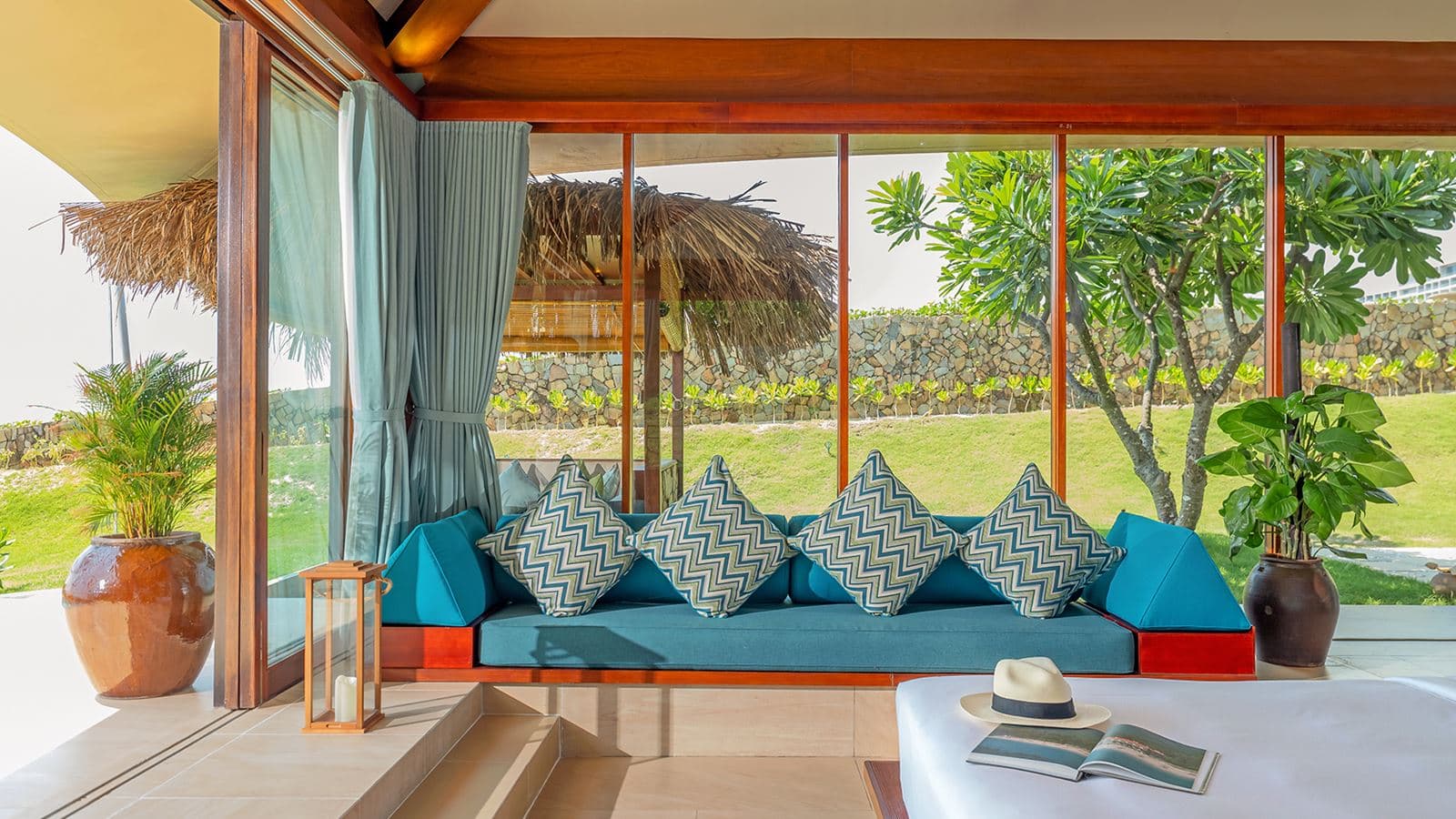 rooms-beachfront-pool-villa