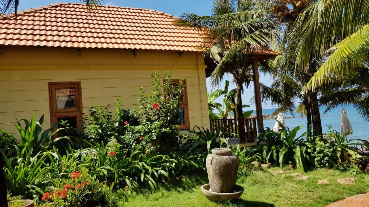 rooms-bungalow-sea-view-with-terrace