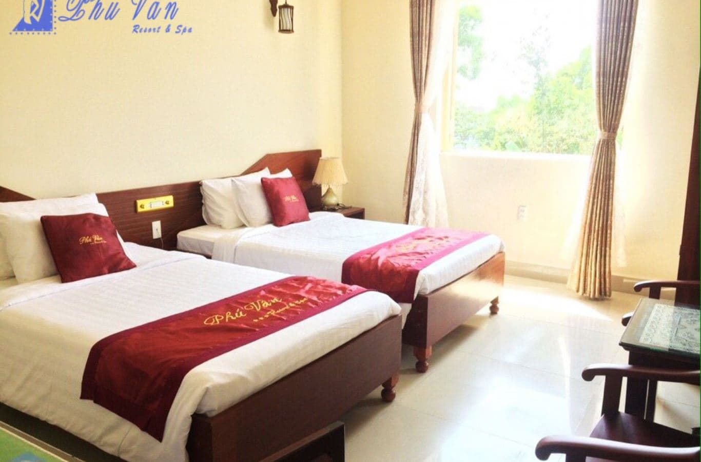 rooms-superior-room