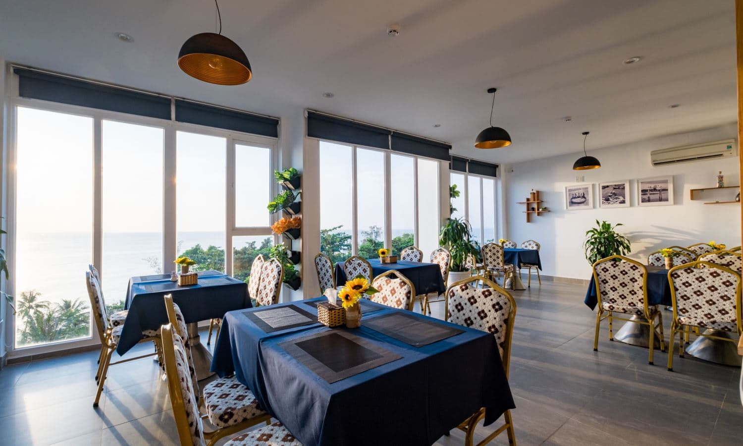 restaurants-sky-garden-restaurant