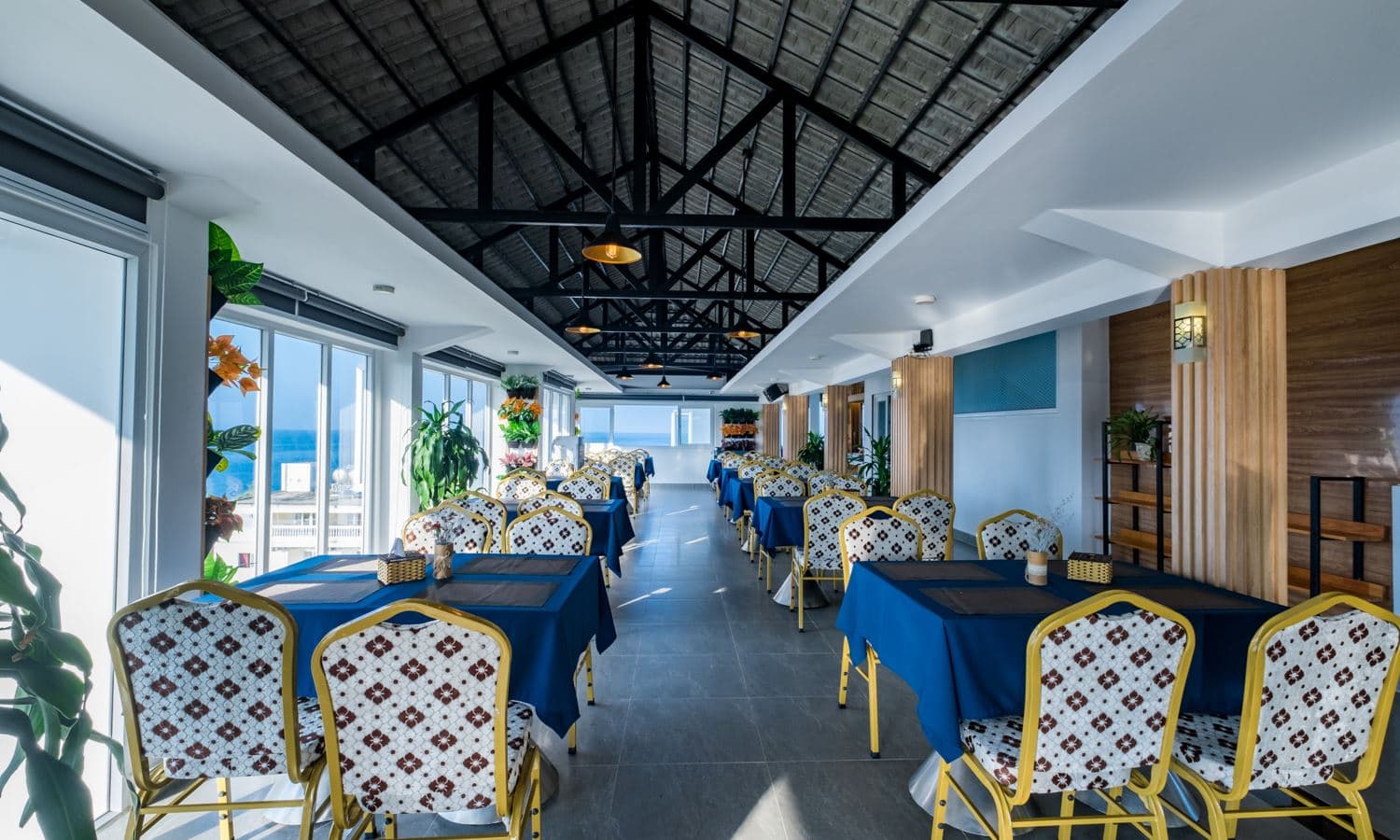 restaurants-sky-garden-restaurant
