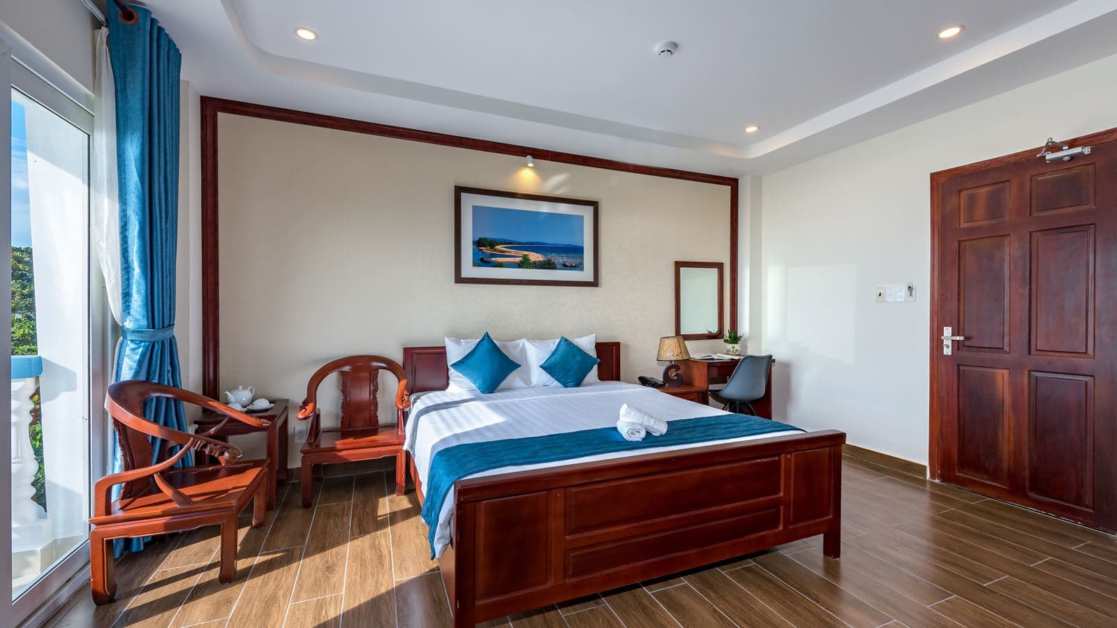 rooms-premier-seaview-balcony