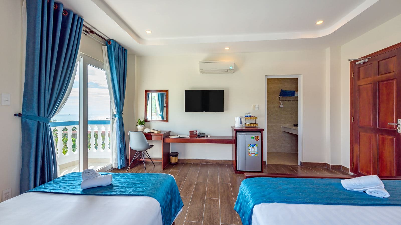 rooms-premier-triple-balcony-no-extra-bed