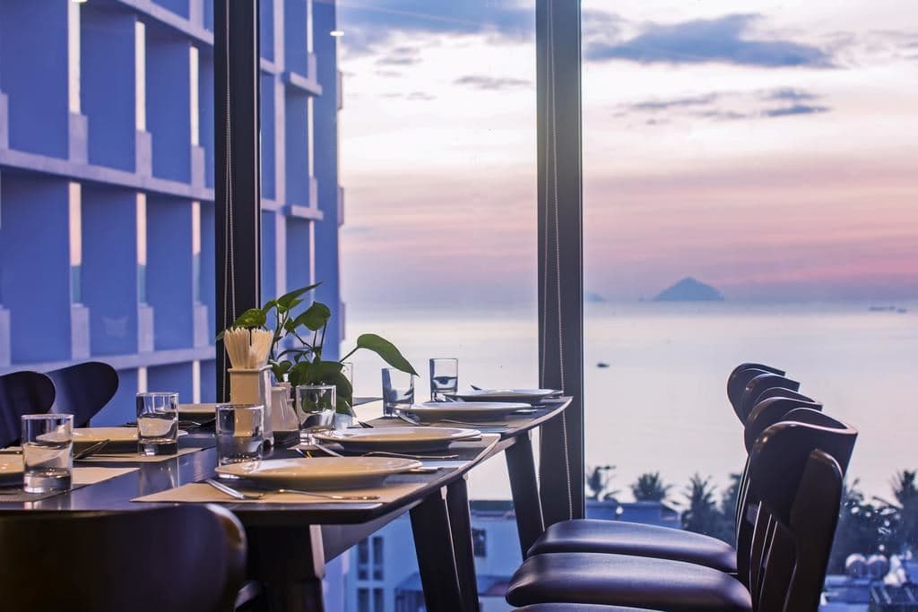 restaurants-restaurant
