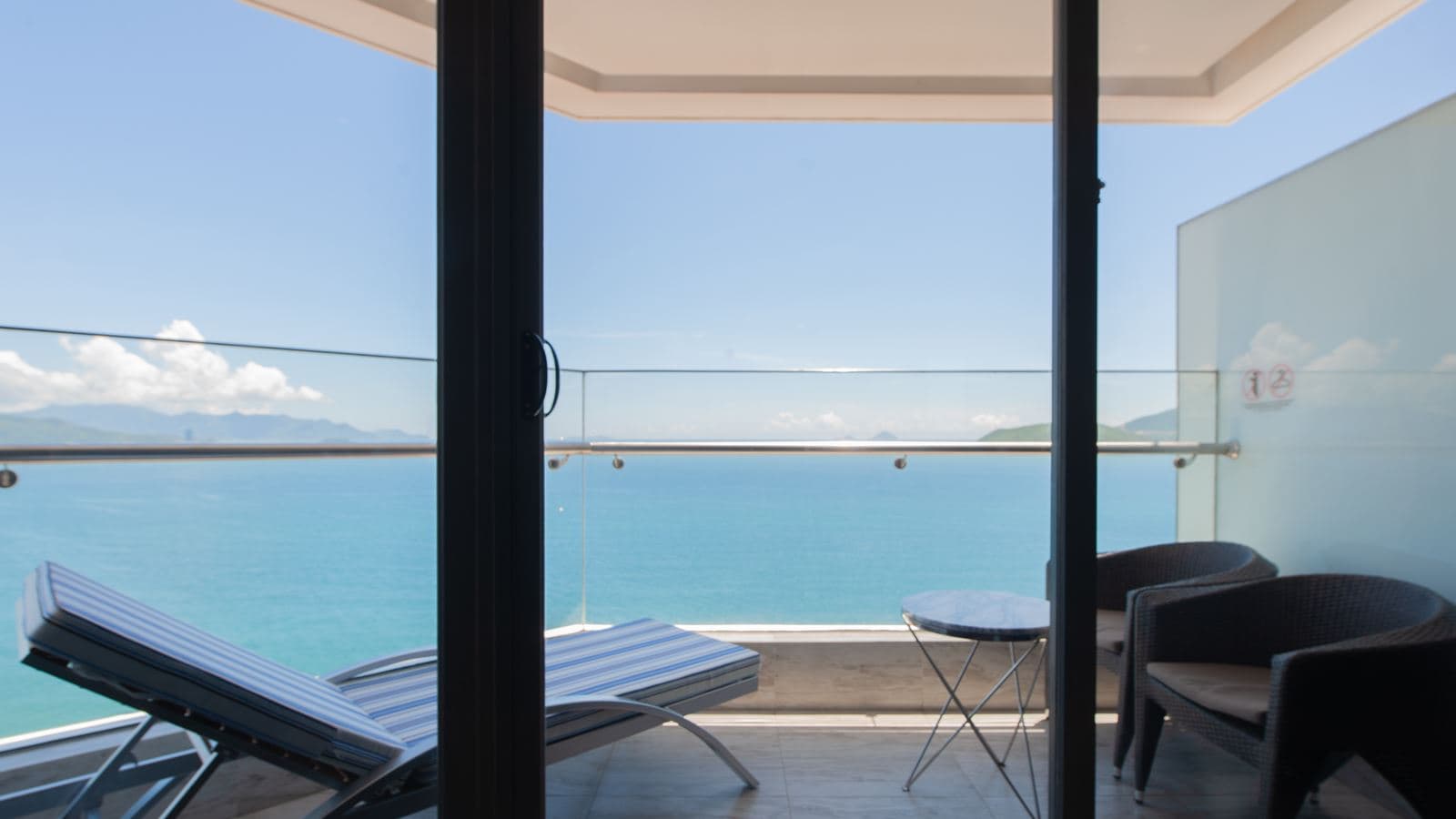 rooms-executive-balcony-ocean-view-child-without-extra-bed
