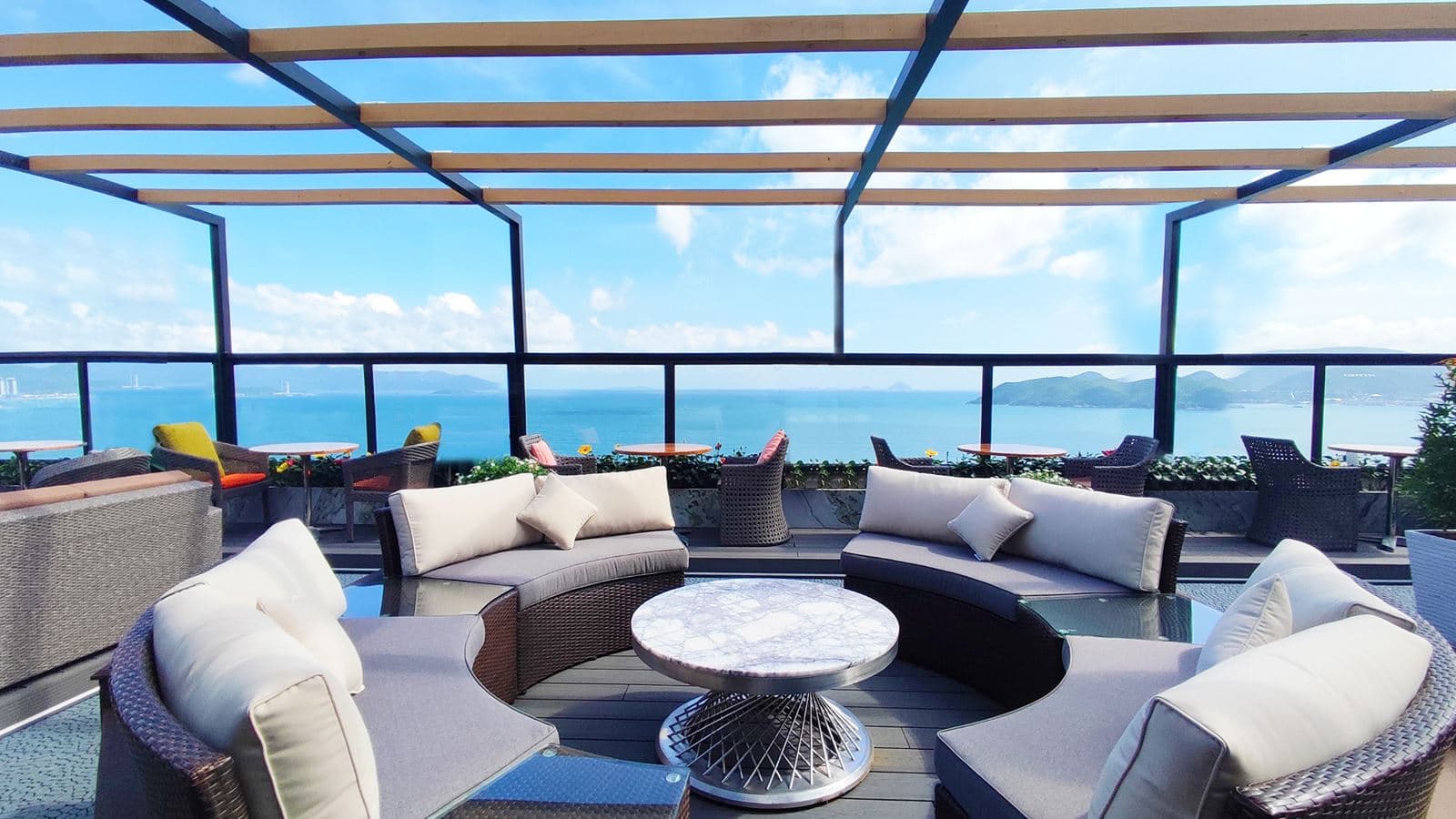 bars-sky-bar