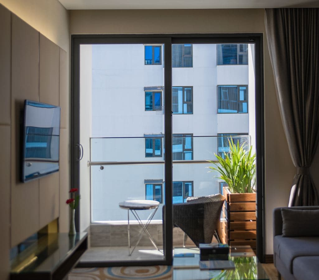 rooms-triple-suite-partial-sea-view-with-balcony