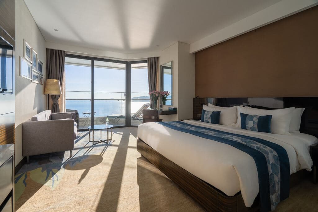 rooms-executive-balcony-ocean-view