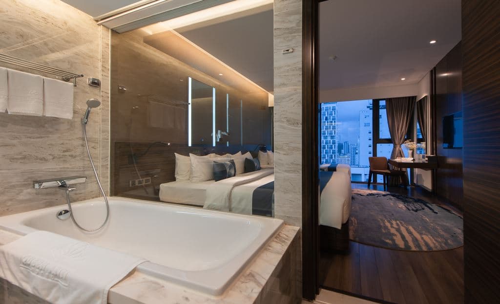 rooms-triple-suite-sea-view-with-balcony