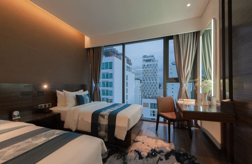 rooms-triple-suite-sea-view-with-balcony