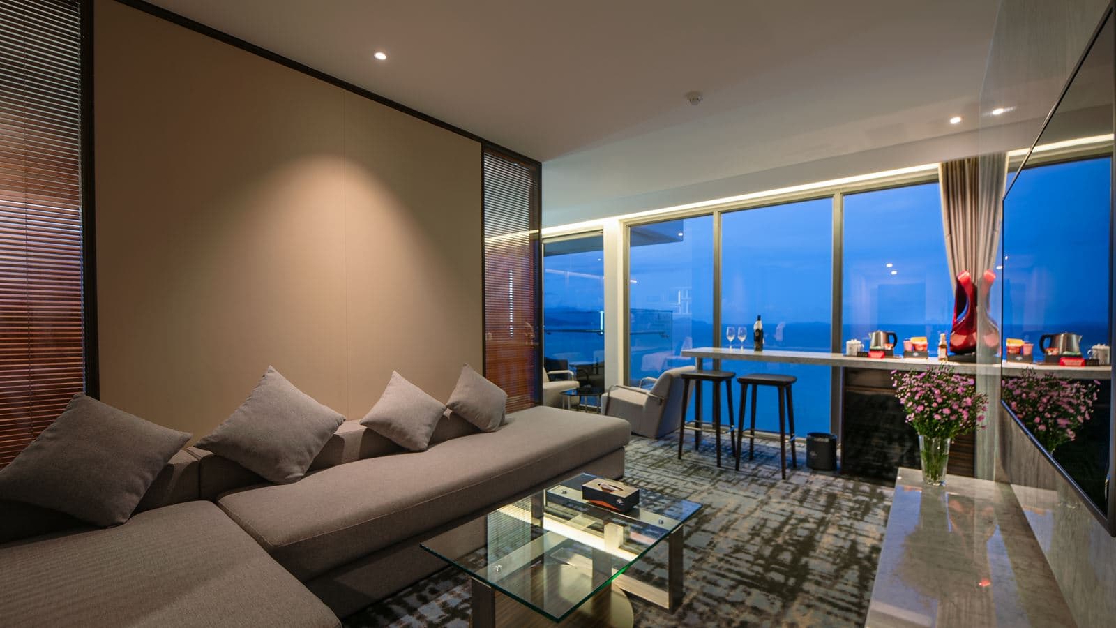 rooms-queen-ann-suite-ocean-view-balcony-child-without-extra-bed