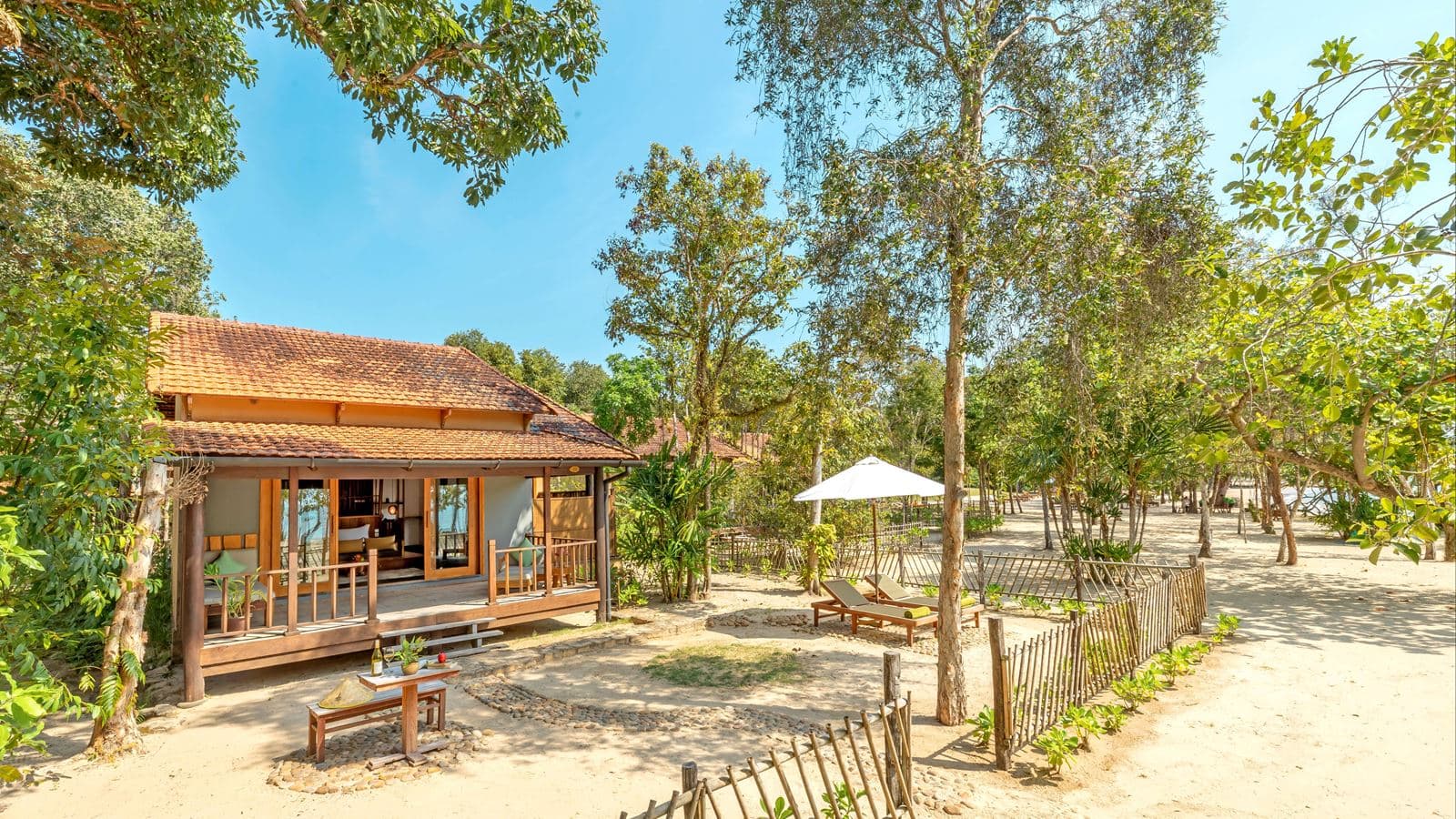 rooms-beachfront-pool-villa