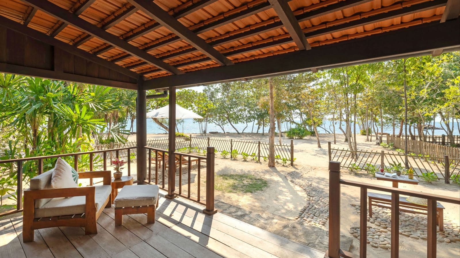 rooms-beachfront-pool-villa-child-without-extra-bed