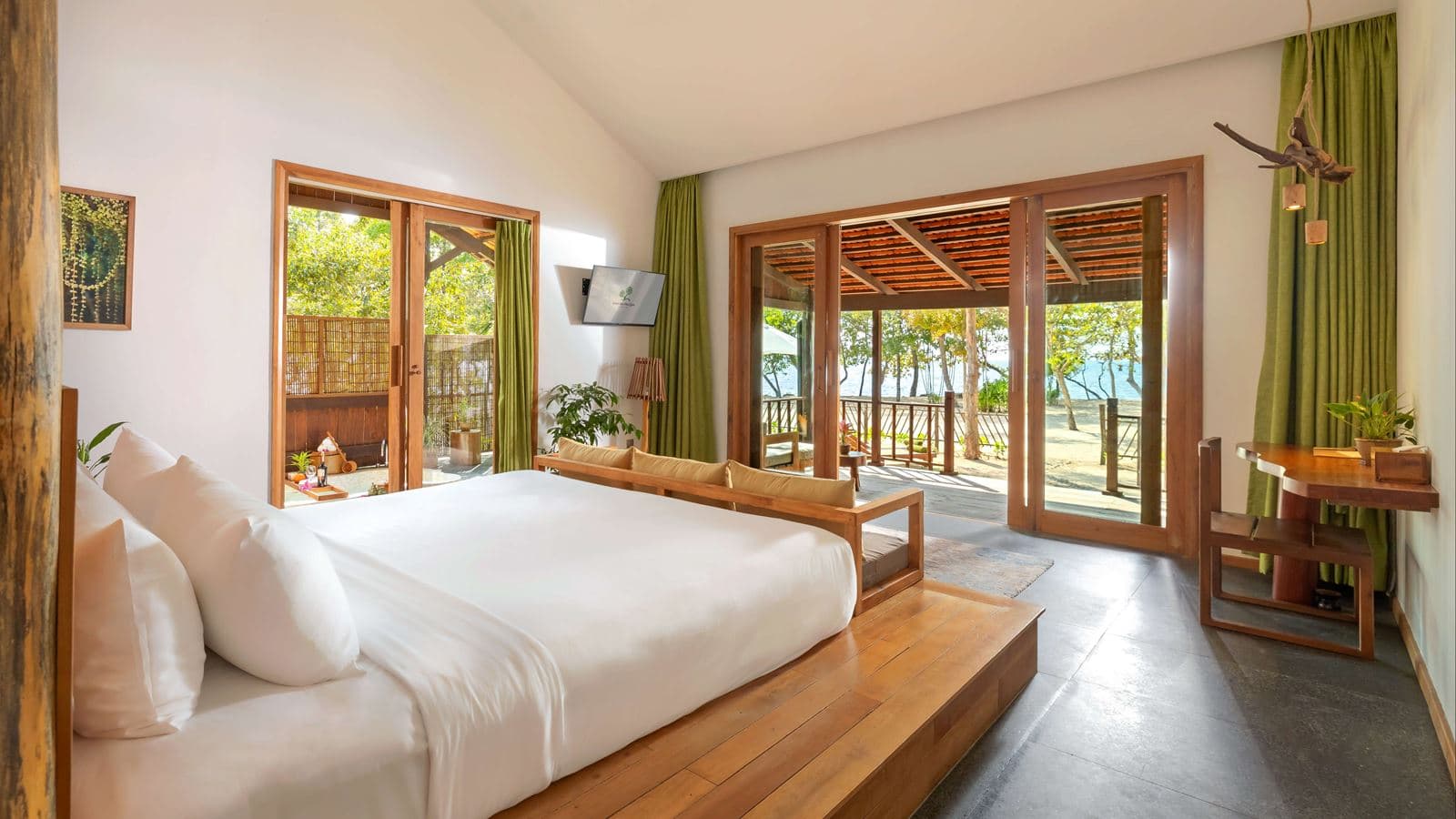 rooms-beachfront-pool-villa-child-without-extra-bed