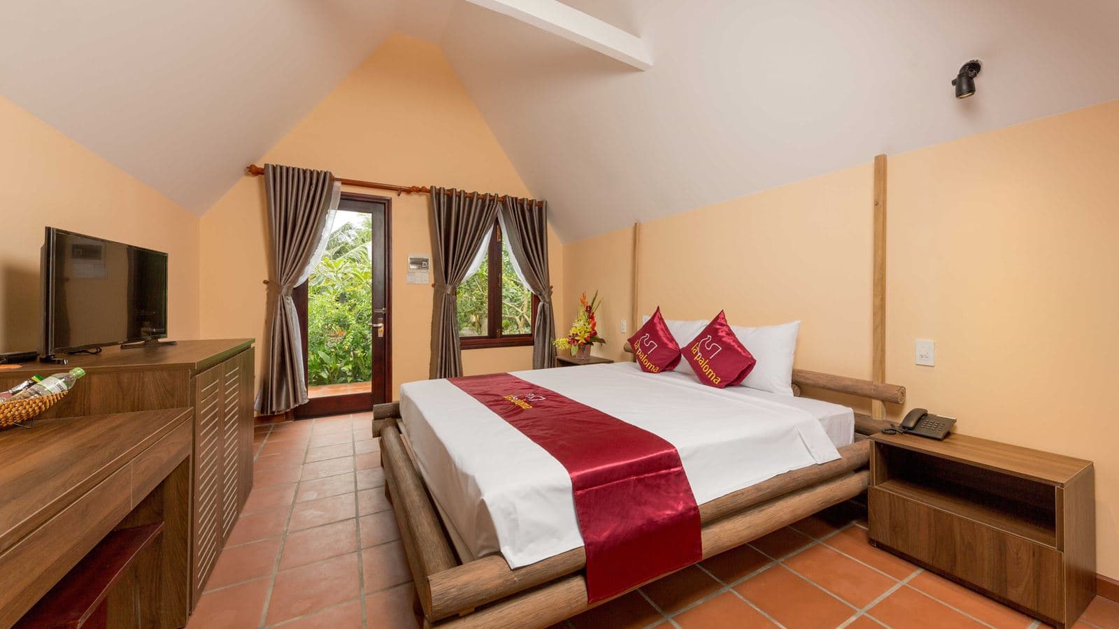 rooms-vip-bungalow-with-terrace