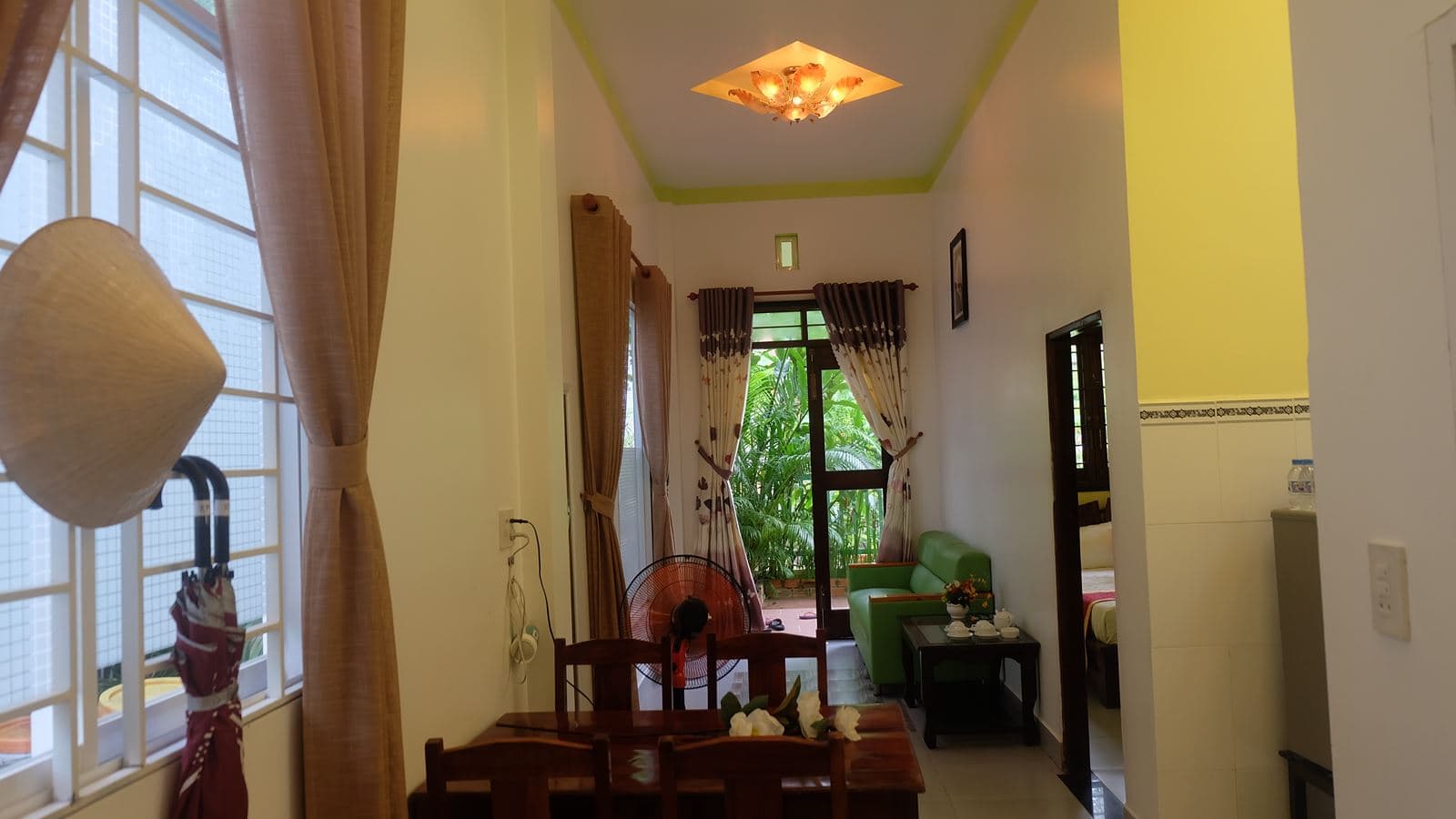 rooms-bungalow-family-gardenview-with-terrace
