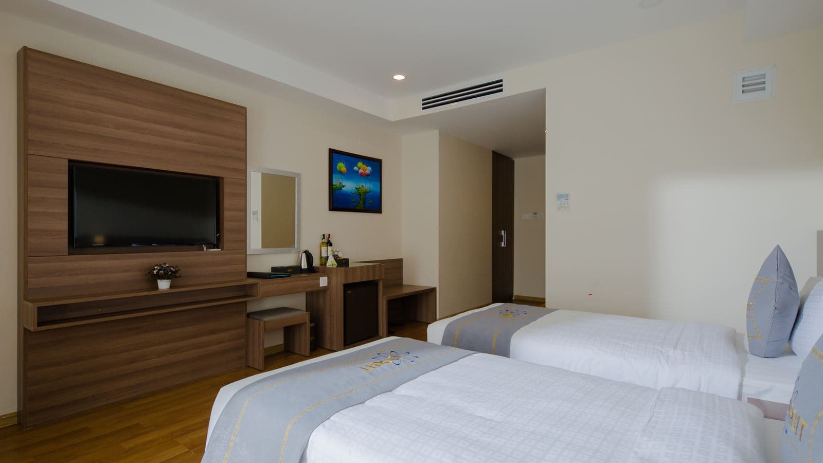 rooms-deluxe-limted-view
