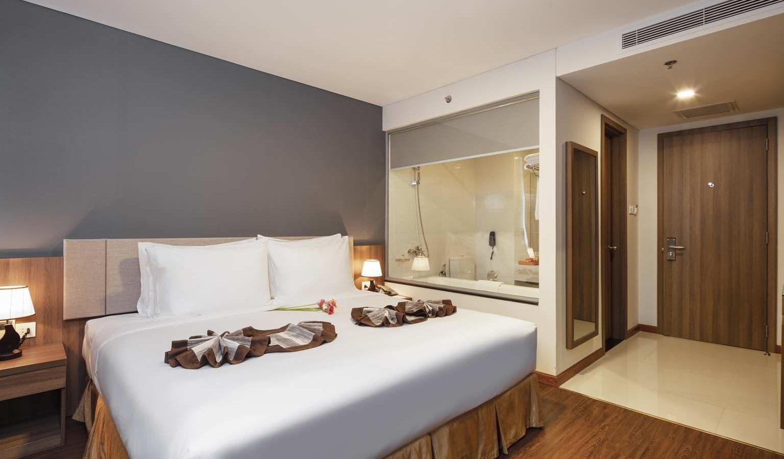 rooms-deluxe-partial-sea-view