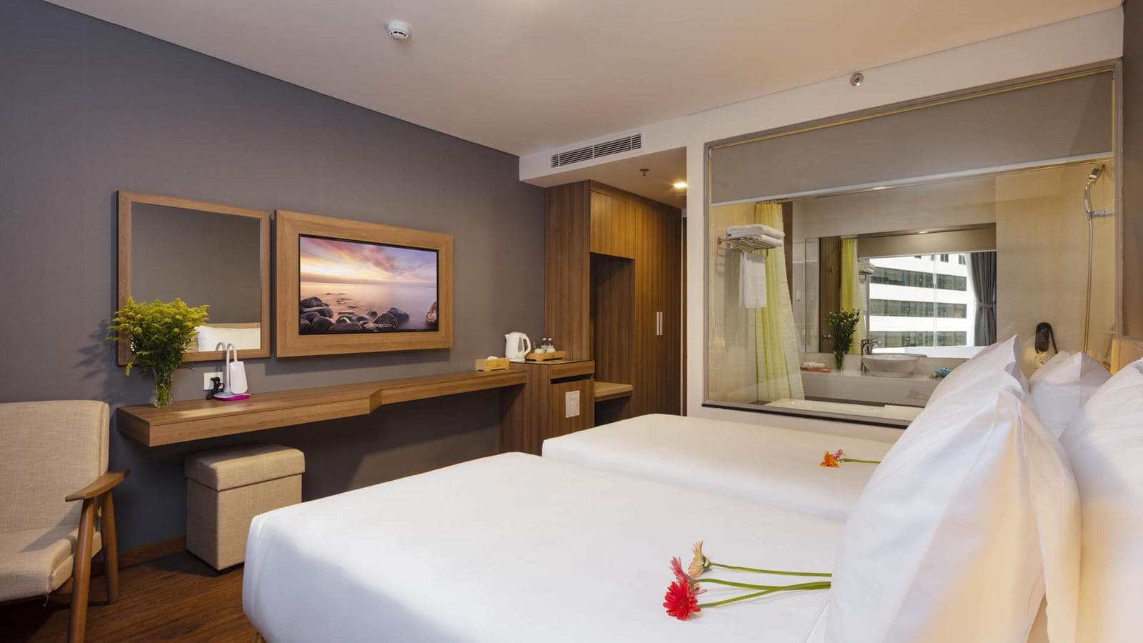 rooms-deluxe-city-view