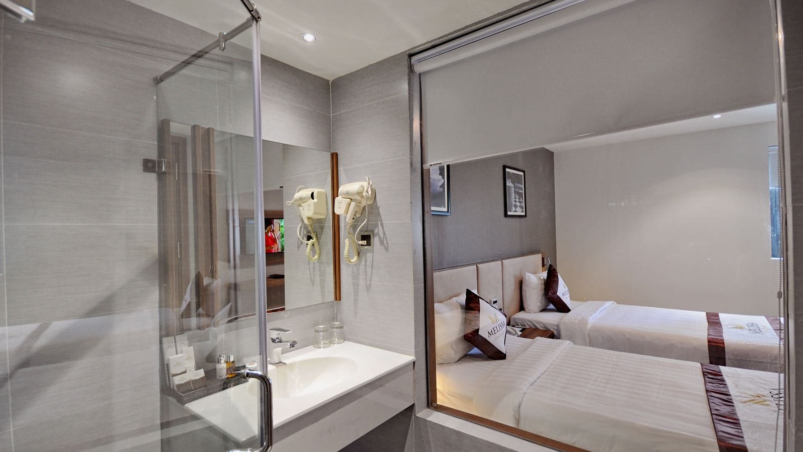 rooms-deluxe-partial-seaview