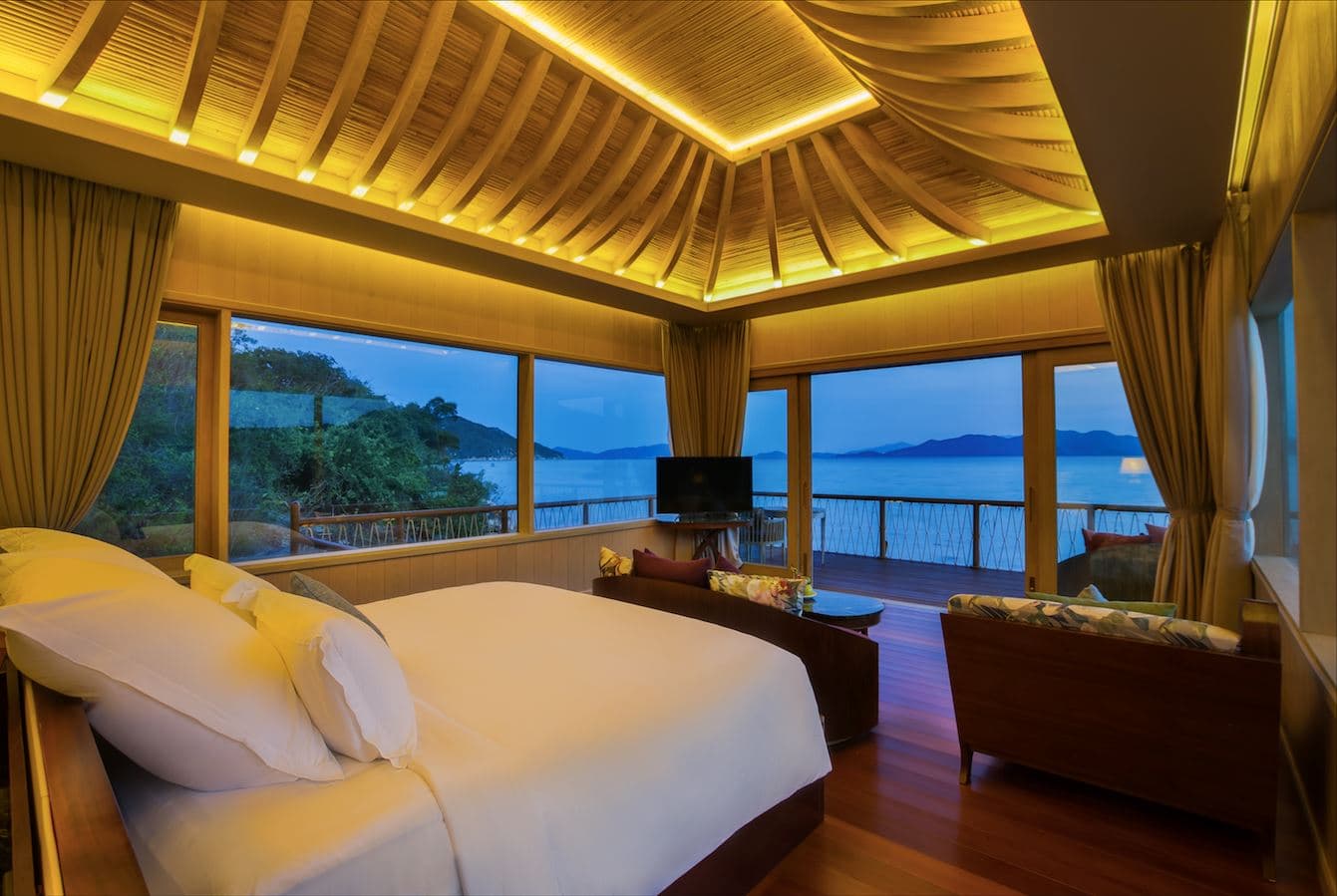 rooms-threebedroom-beachfront-pool-villa