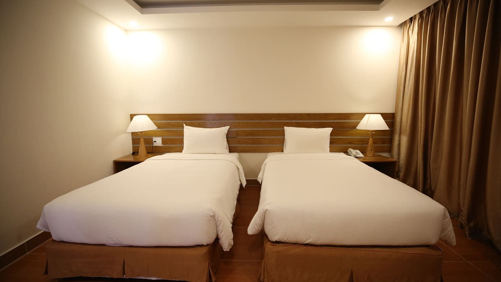 rooms-deluxe-room-with-balcony