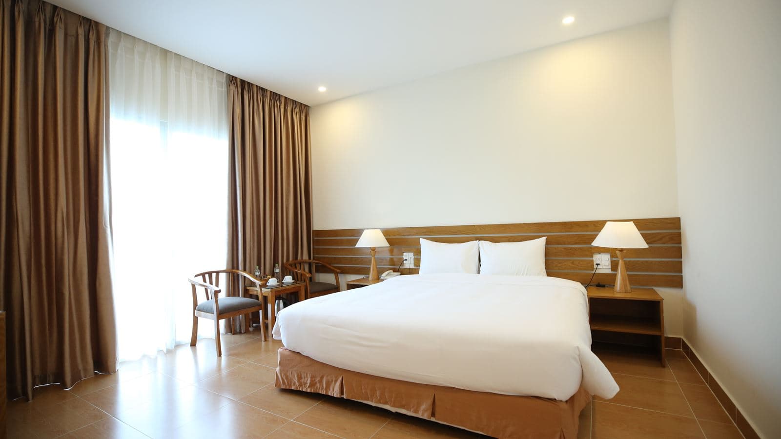 rooms-deluxe-room-with-balcony