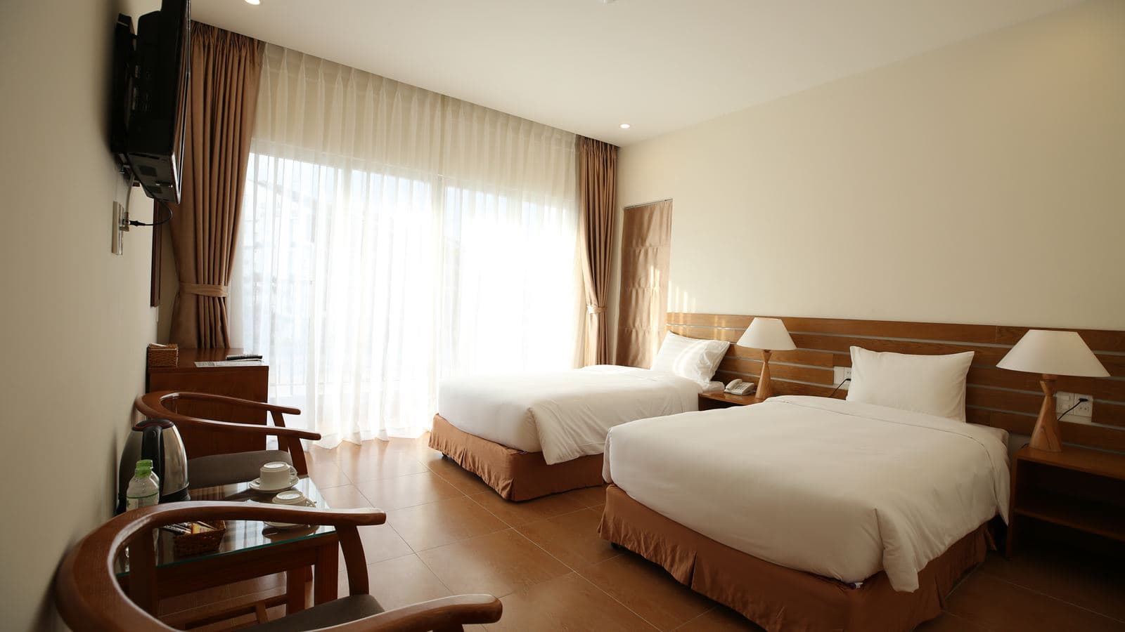 rooms-deluxe-room-with-balcony