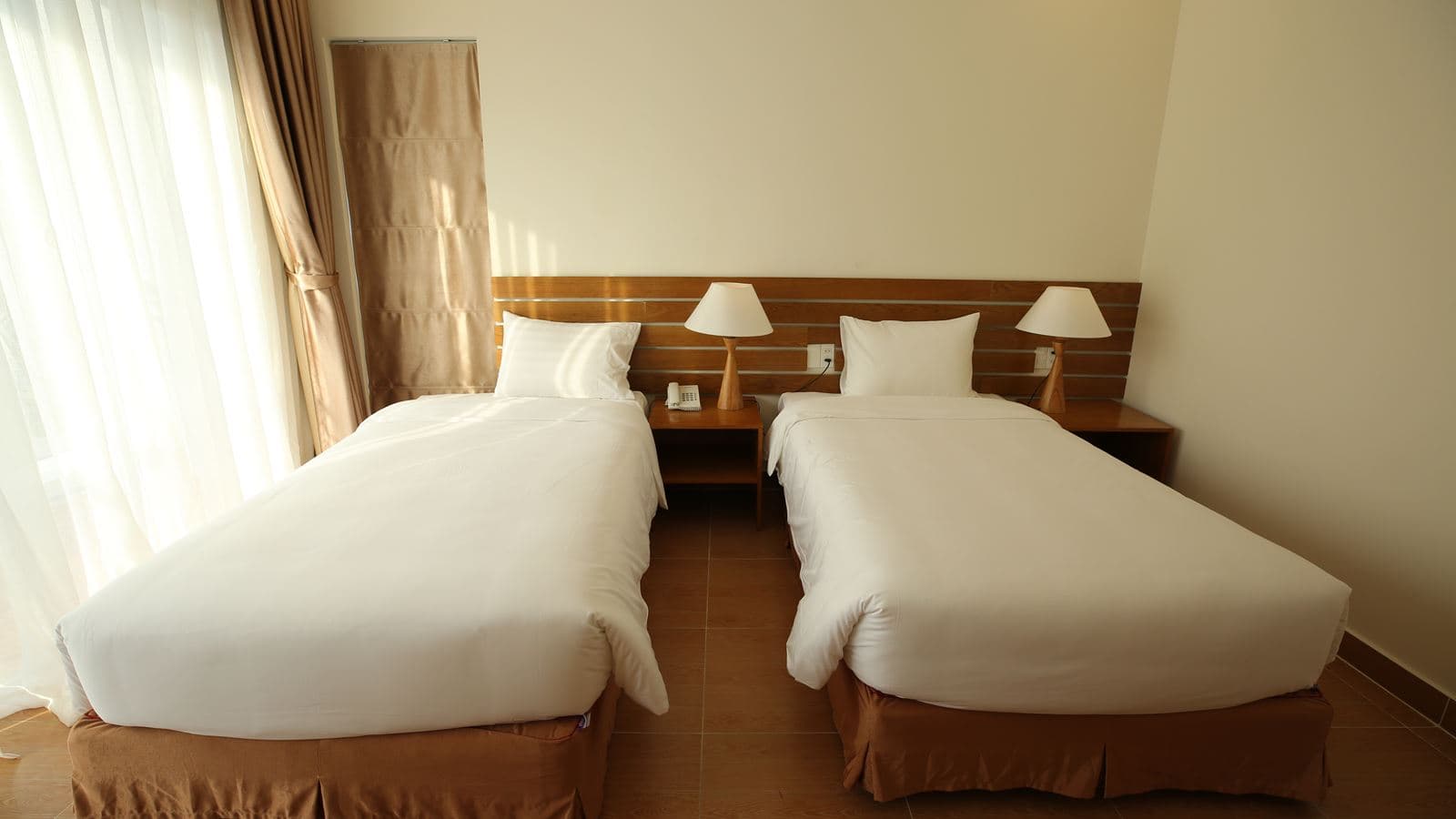 rooms-deluxe-room-with-balcony